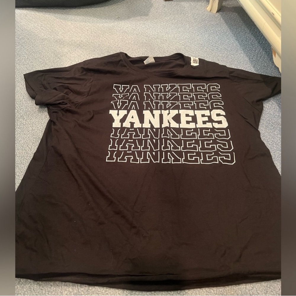 New York Yankees NYY MLB NWT Port & Company Women XL tee shirt host pick - Picture 4 of 9